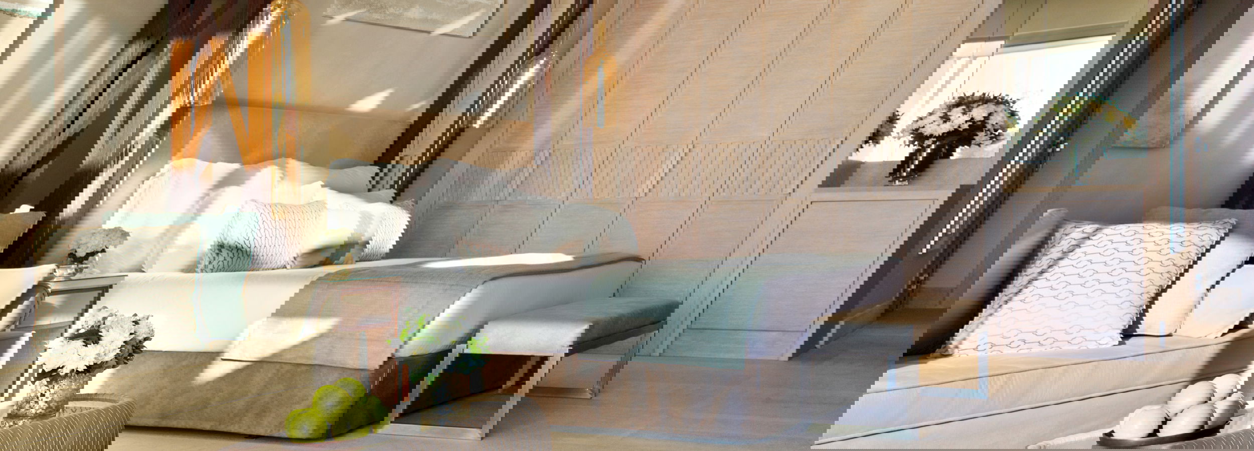 Primo piano di letto matrimoniale con cuscini