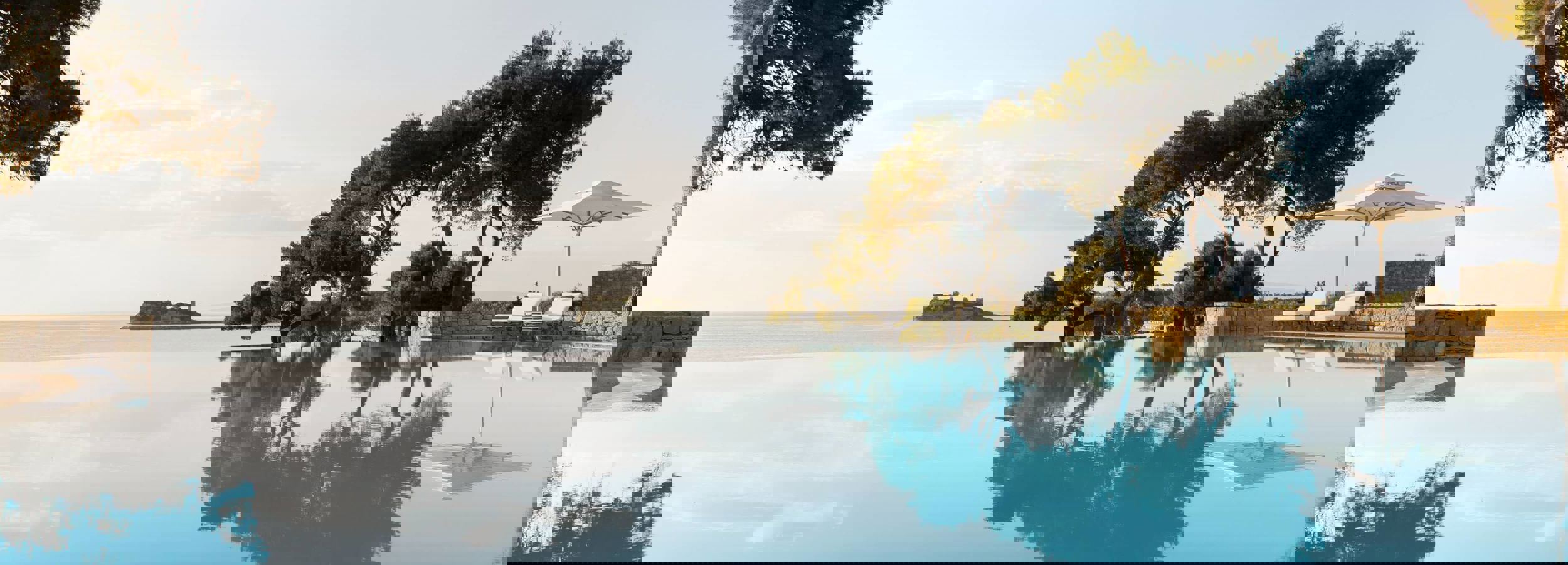 Sani Club Infinity Pool Hill View 02 2880X1920