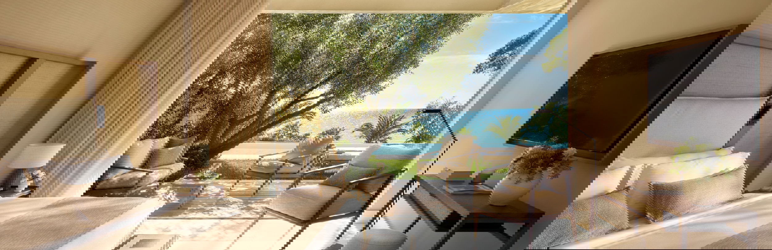 Two bedroom bungalow with view of private pool