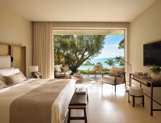 Two bedroom bungalow with view of private pool