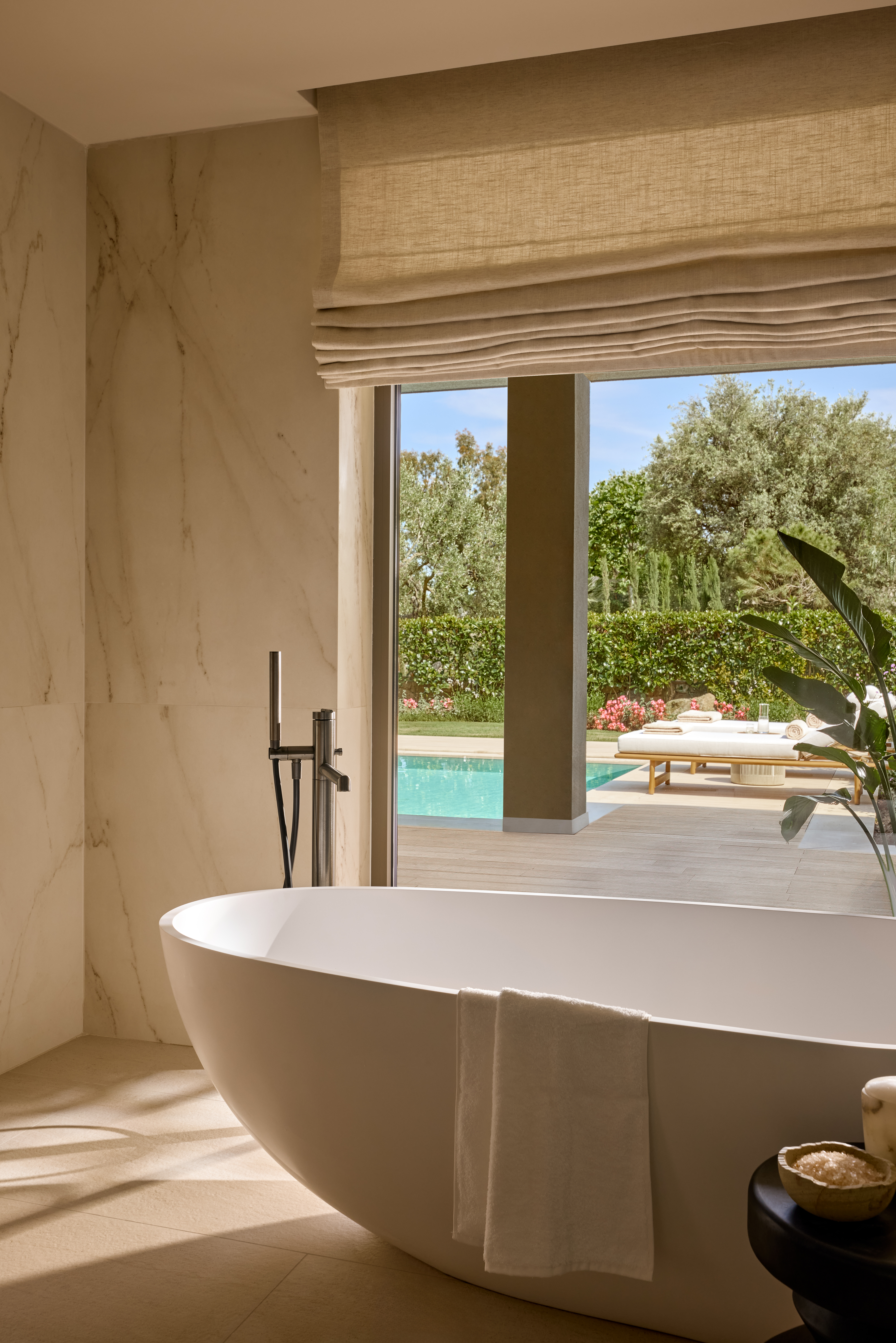 Three Bedroom Villa Pr. Pool Garden View 7