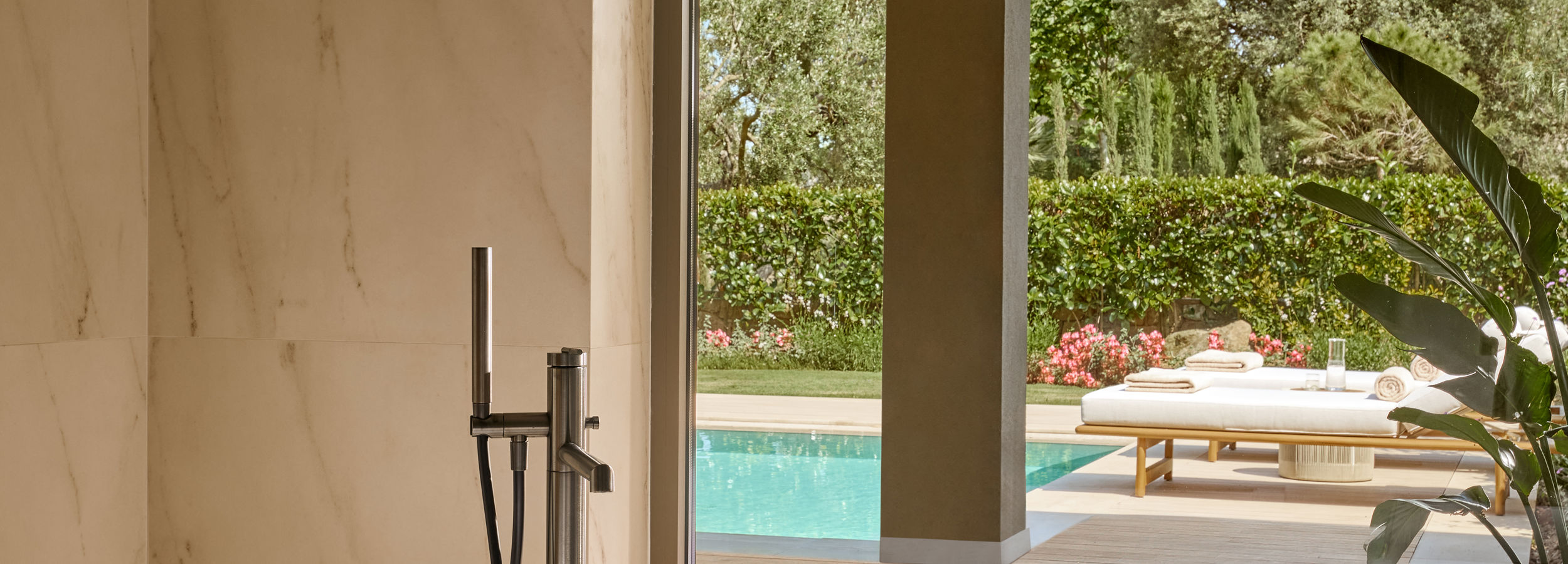 Three Bedroom Villa Pr. Pool Garden View 7