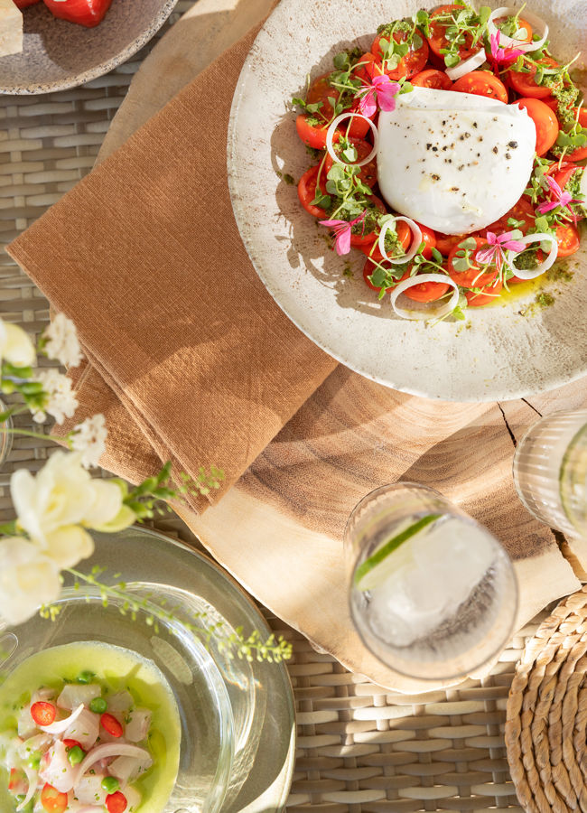Insalata di pomodori with burrata dish