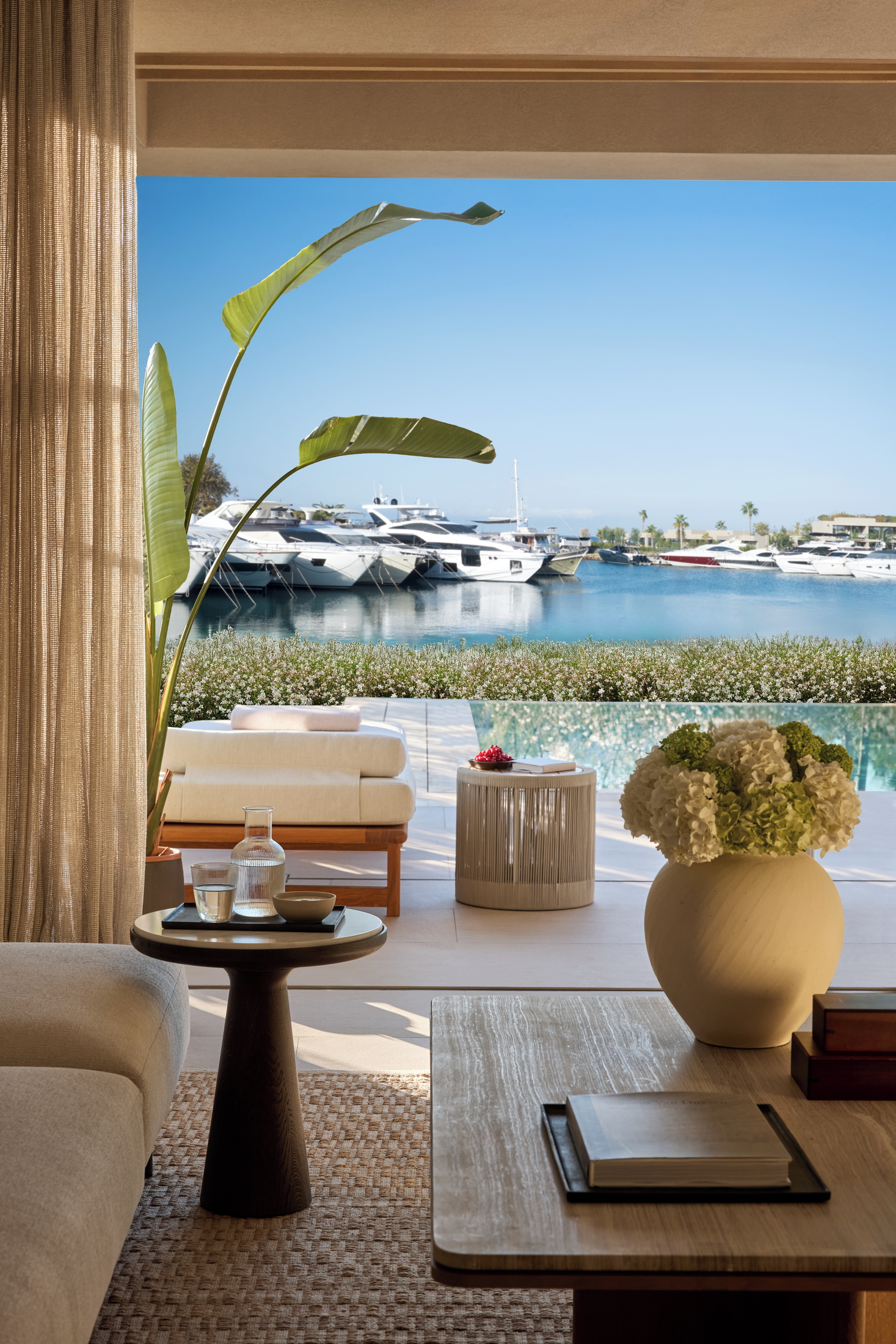 Two Bedroom Grand Residence Pr. Pool Marina Front 3