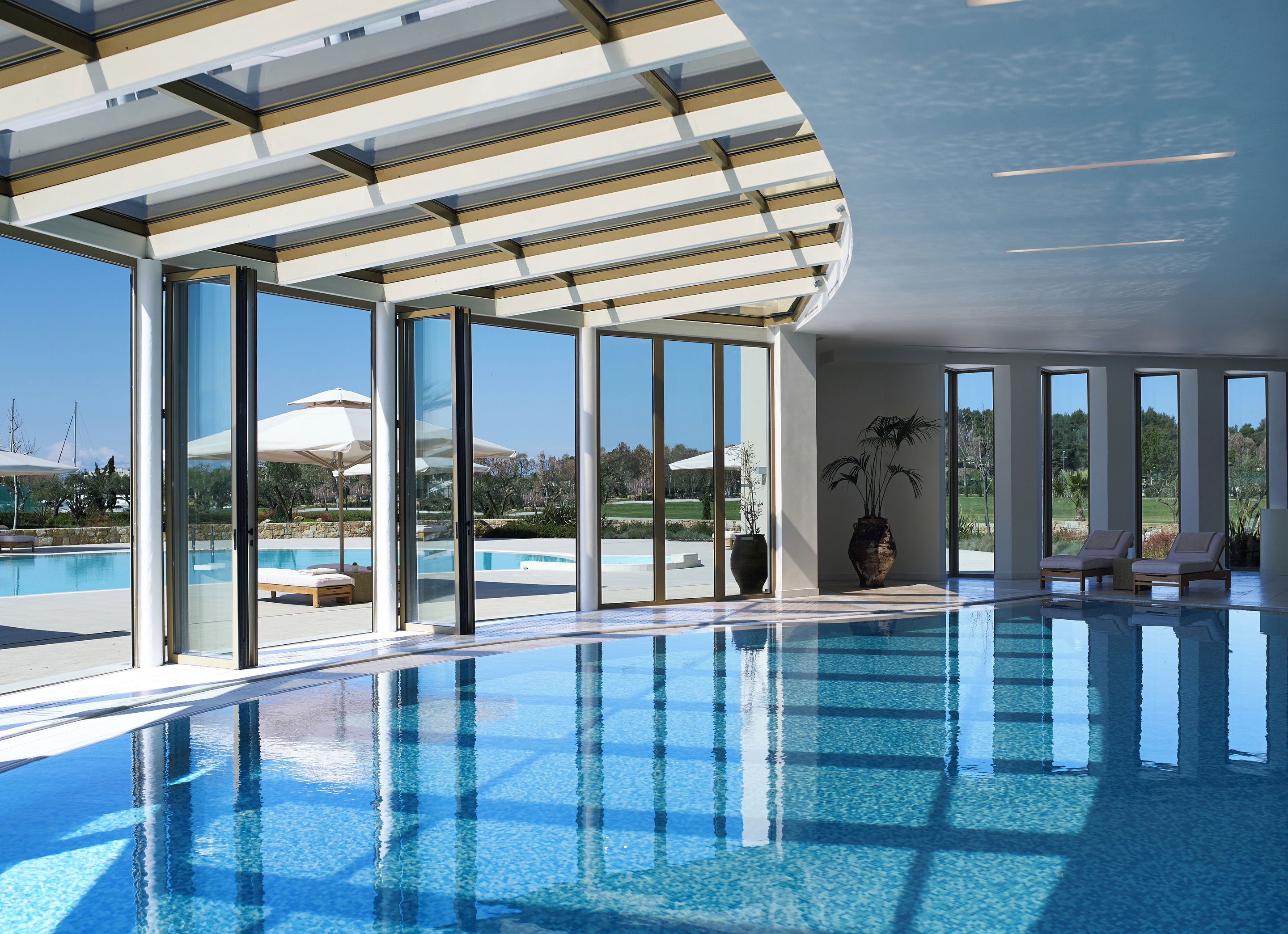 Der Innenpool der Spa Suite im Porto Sani