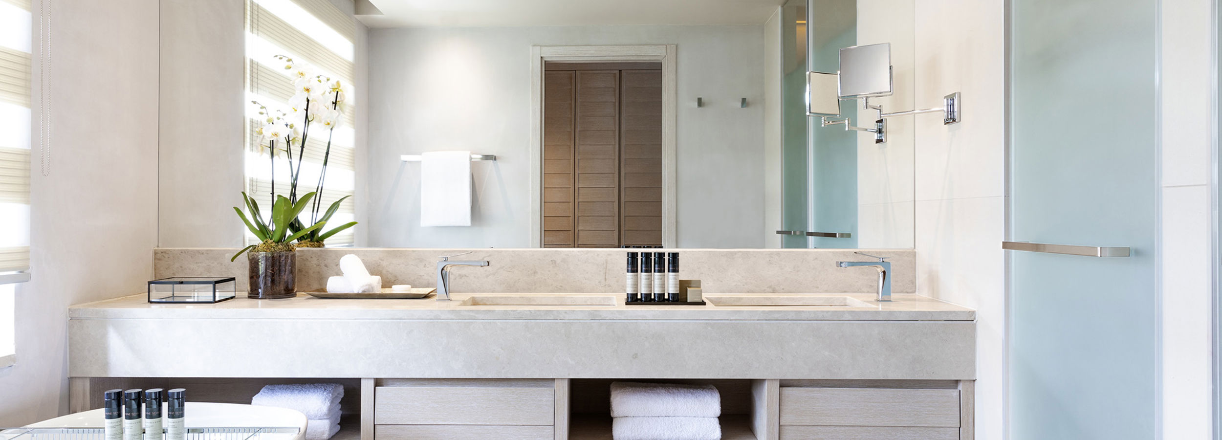 Ampio bagno privato with bathtub