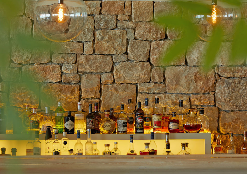 Main Bar