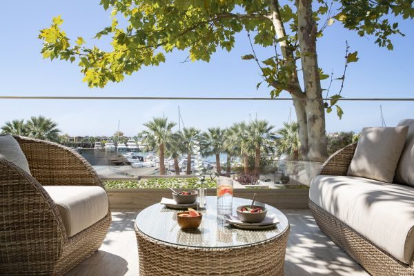 Deluxe One Bedroom Suite Marina Sea View 3 600X400