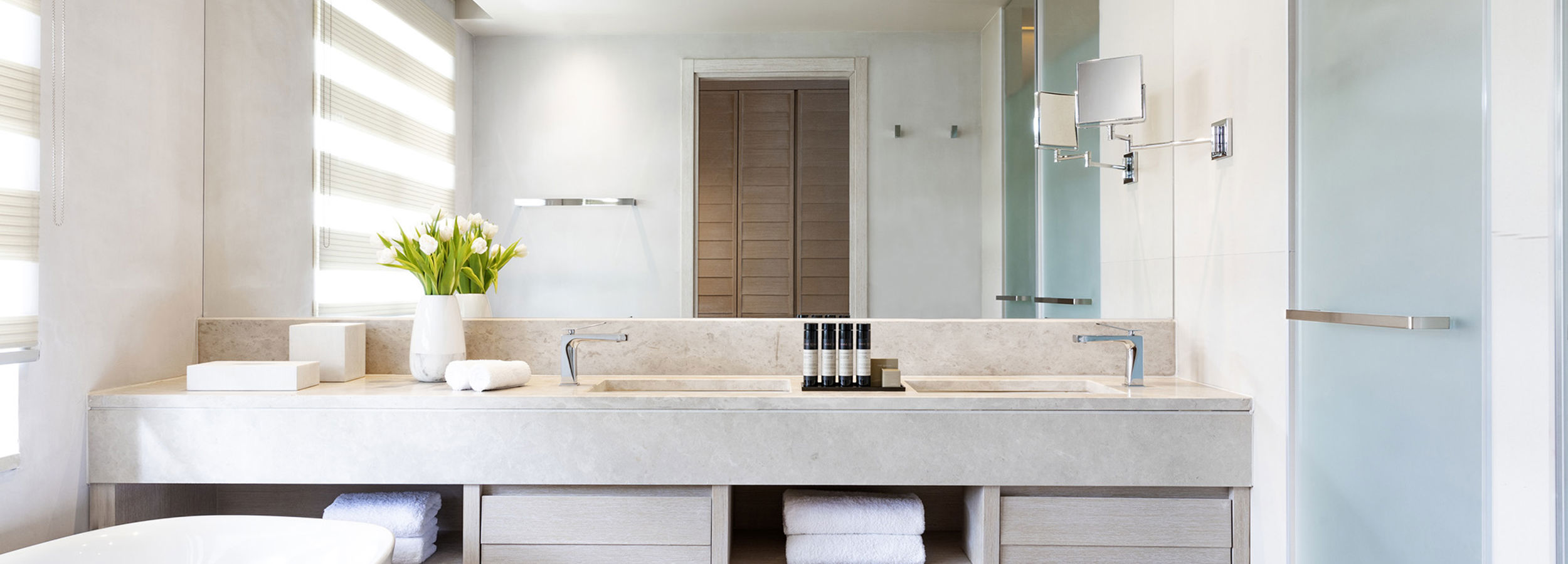 Ampio bagno privato with bathtub