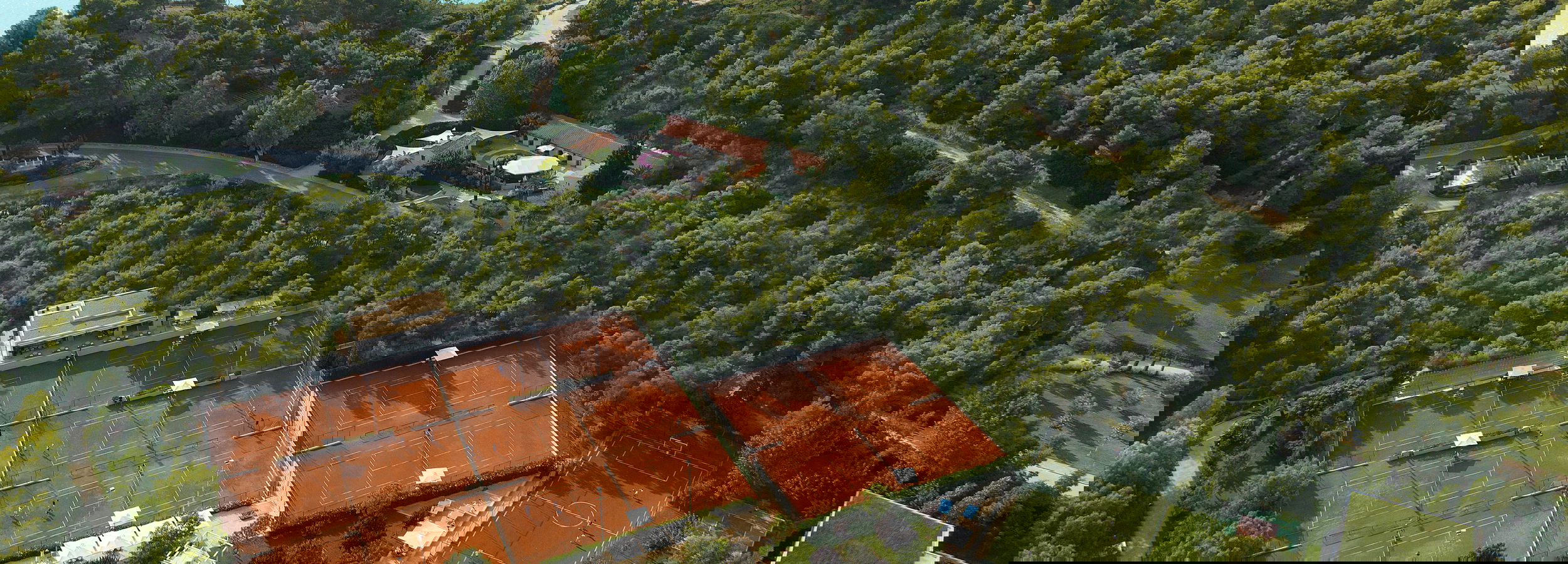 Sani Resort Rafa Nadal Tennis Center Court 2880X1617