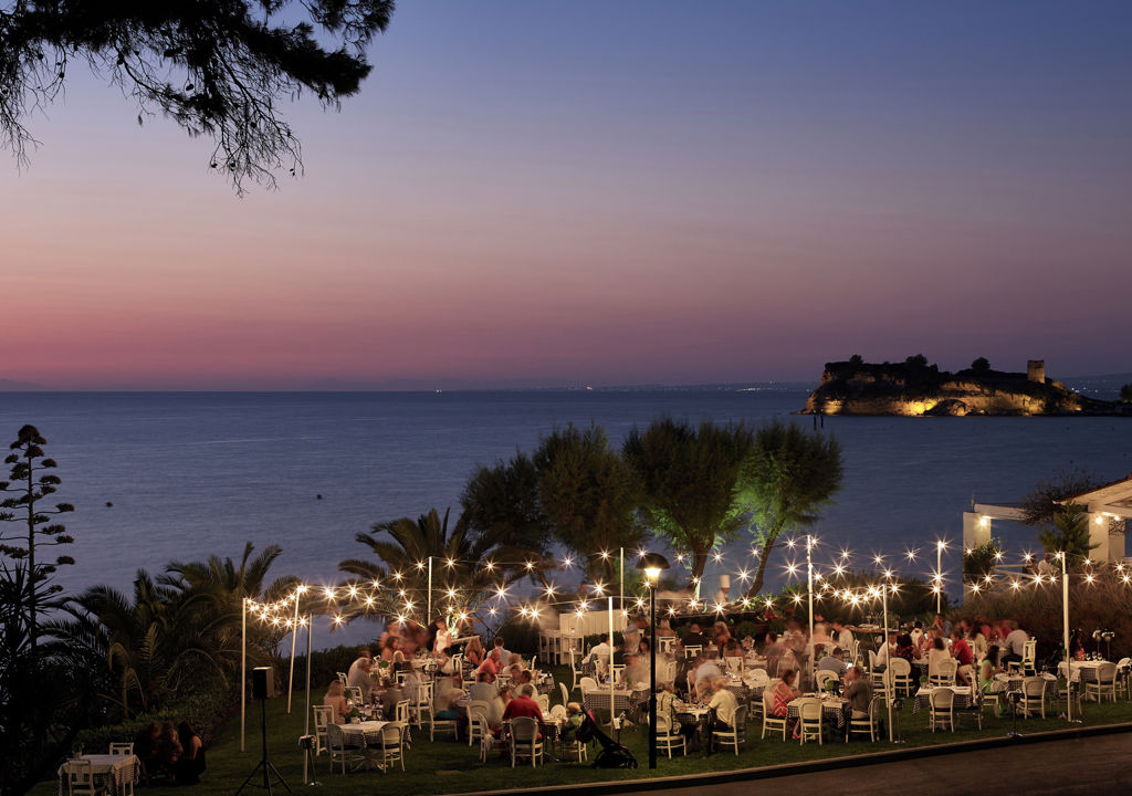 Serata greca al Sani Resort