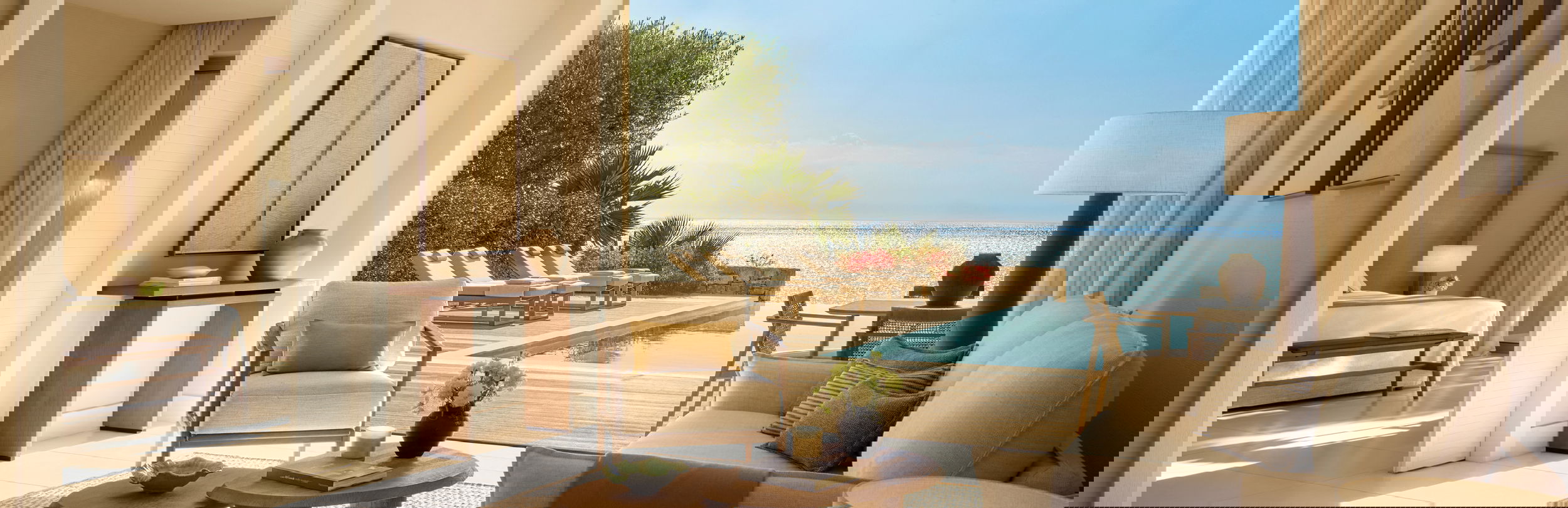 Two bedroom bungalow with view of private pool