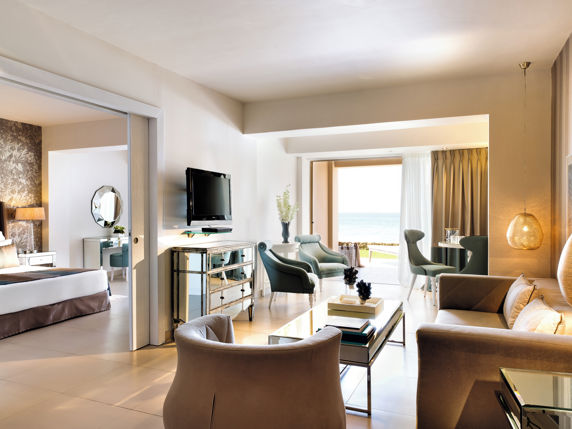 One bedroom family suite with beach view