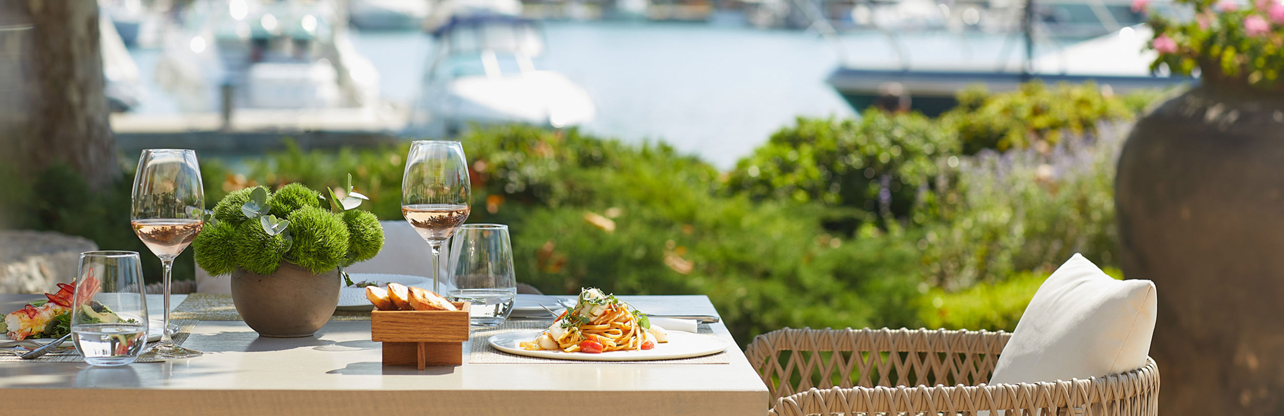 Water Restaurant im Sani Resort