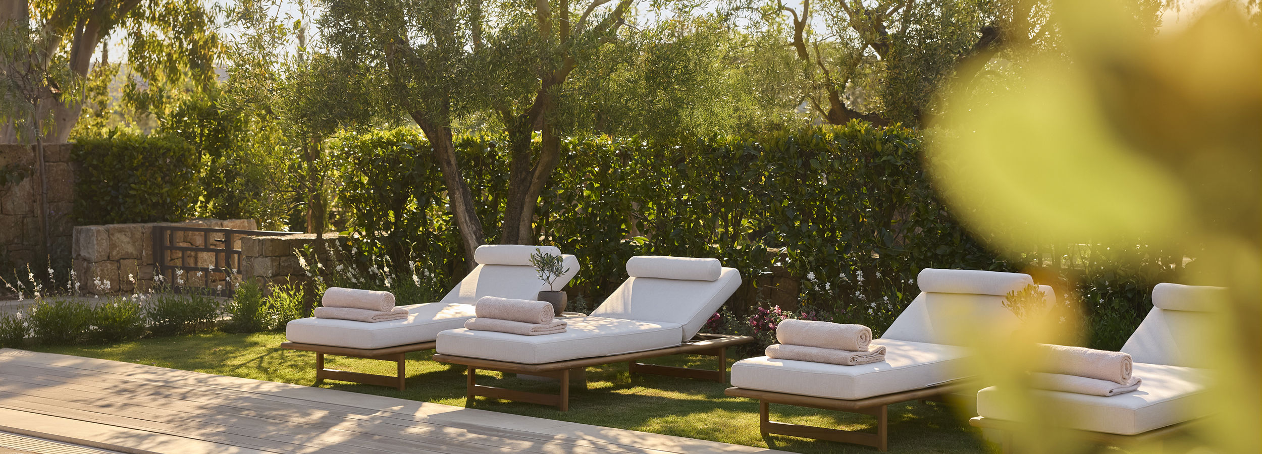 Three Bedroom Grand Residence Pr. Pool Garden View 6