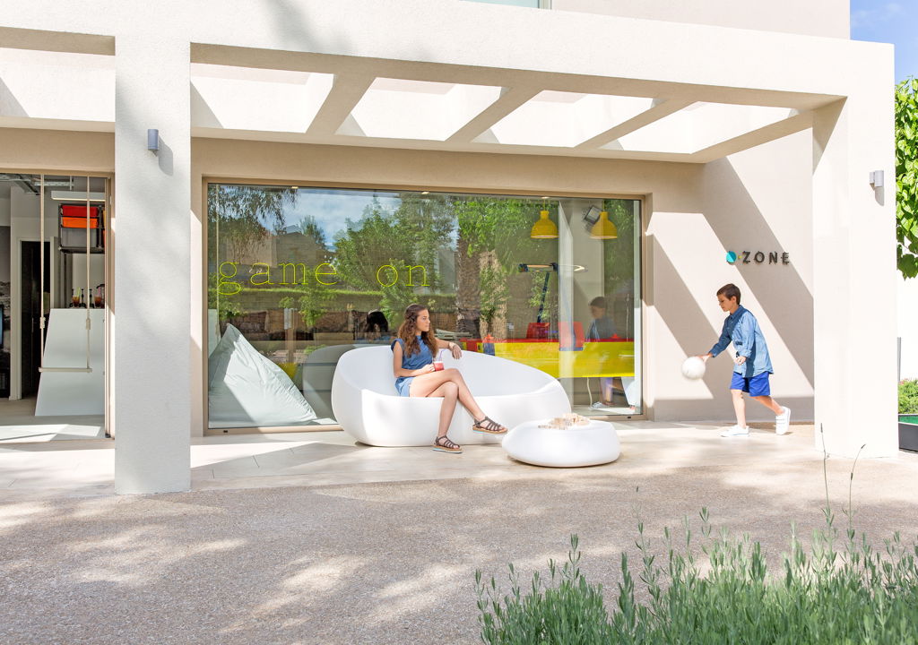 Jeune fille et garçon au Teens Ozone