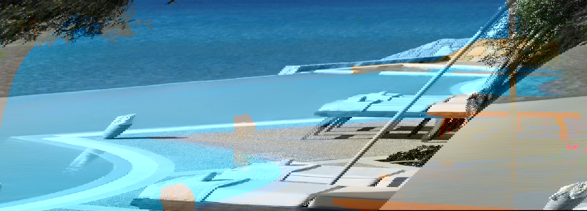 Infinity Pool 04 2880X2099