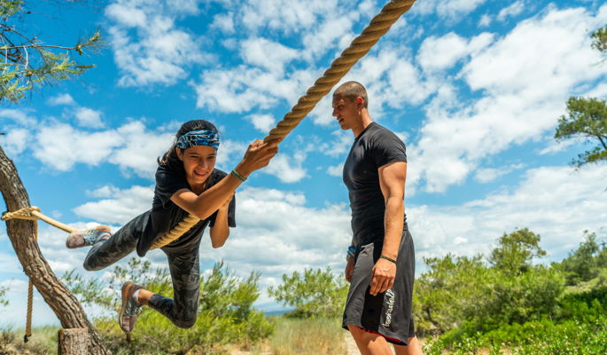 Bear Grylls Survival Academy Seilüberquerung