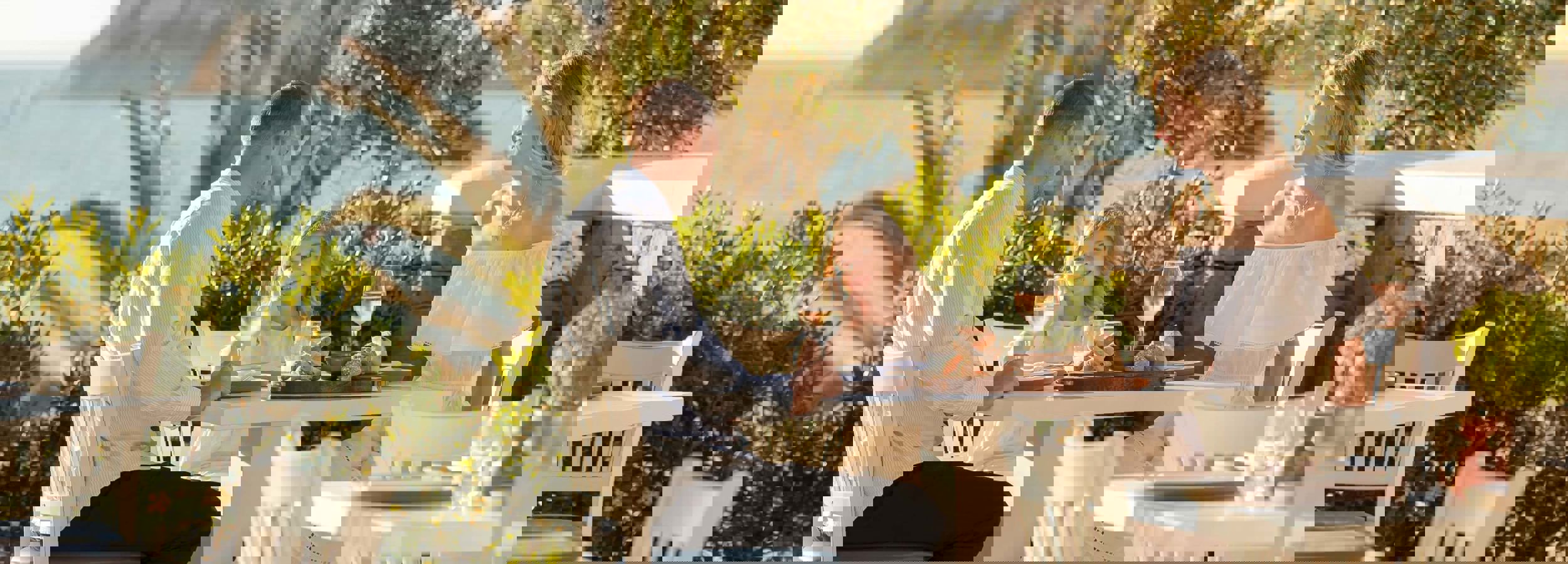 SANI 14 Restaurant Dining 0062 2880X2071